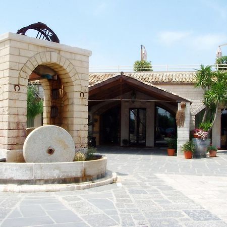 Una Hotels Regina Bari Torre A Mare Exterior photo